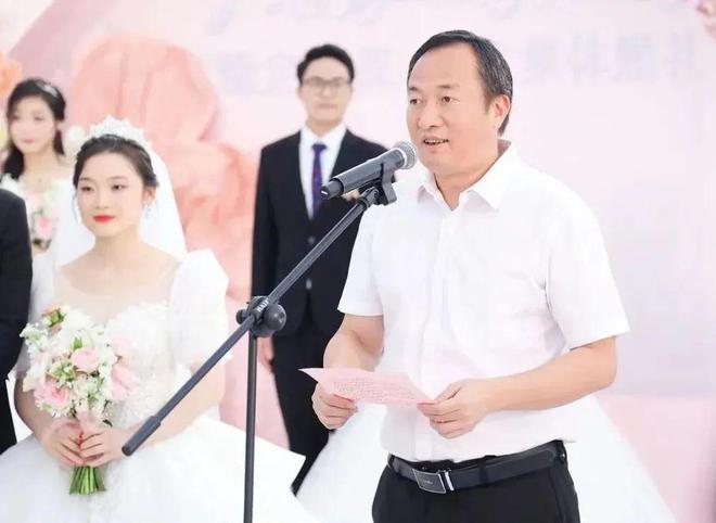 必一运动缘定中深幸福一生！这场人才集体婚礼全程高甜(图2)