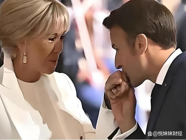 必一运动马克龙为拜登举行盛大国宴！美国夫人腰间绑条白布布丽吉特赢了(图19)