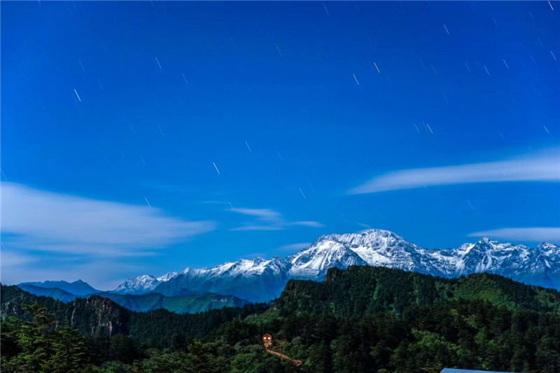 必一运动还可以这么玩！西岭雪山“焕新”亮相(图3)