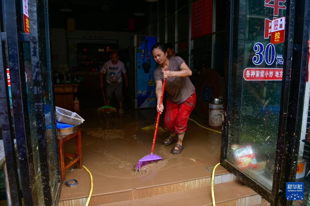 必一运动贵州镇远：洪灾后 忙恢复(图2)