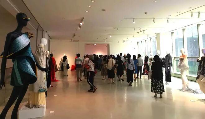 必一运动现场｜第十四届全国美术作品展览艺术设计作品展在重庆开幕(图7)