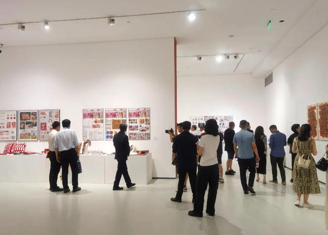 必一运动现场｜第十四届全国美术作品展览艺术设计作品展在重庆开幕(图8)