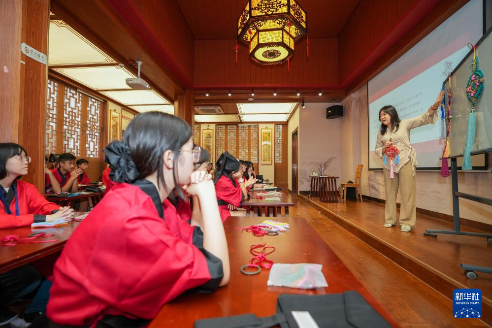 必一运动江苏南京：香港青少年开启历史文化乐学之旅(图3)