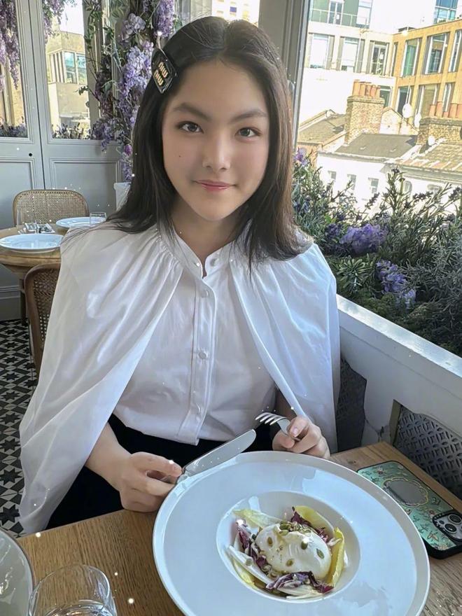 必一运动同样是富养女儿李湘和黄磊女儿的包品居然是英美式教育之争？(图5)